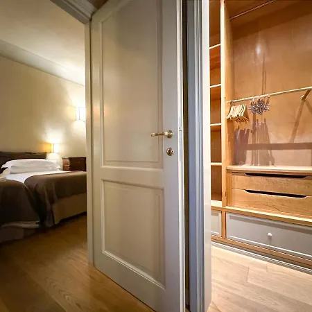 Penthouse In Palace Strozzi Apartment *
